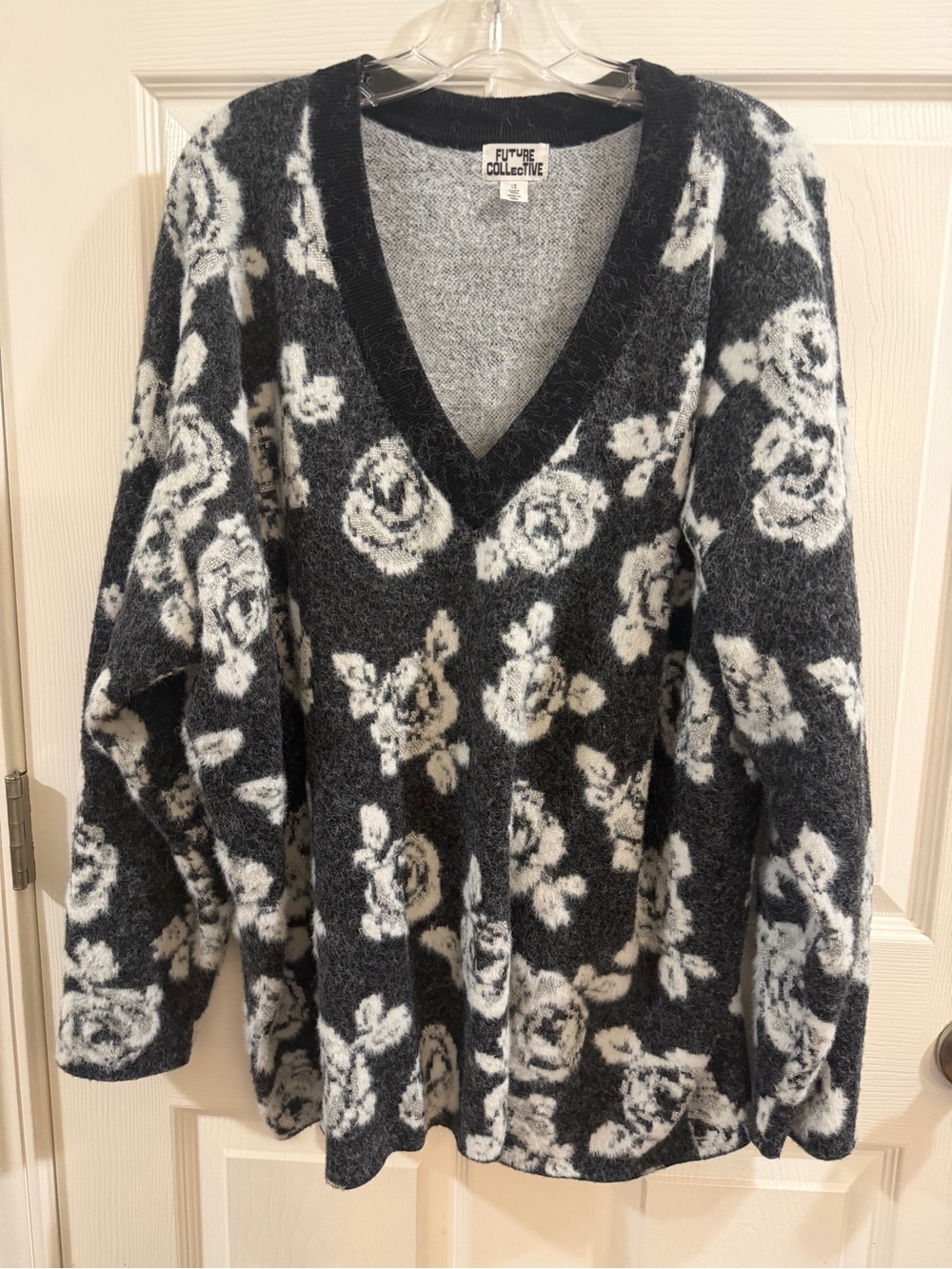 Future Collective Floral V-Neck Sweater Size 1X